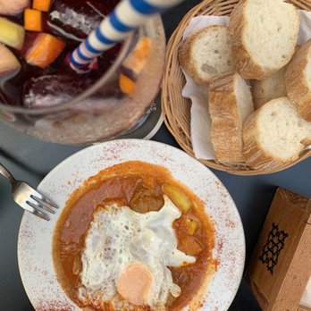 Tasquita del Mar - Sangria and meatballs and bread - Dive Bars Near Me - València, V Tasquita del Mar - Sangria and meatballs and bread - Dive Bars Near Me - València, V