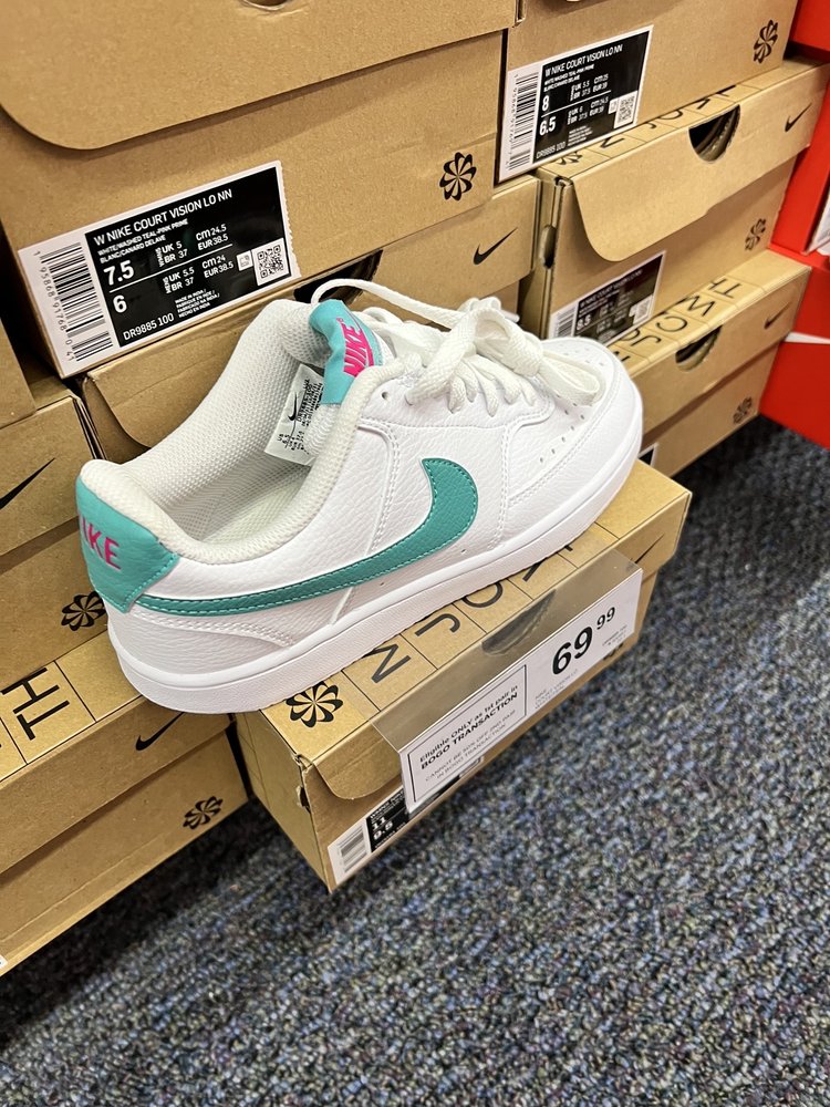 RACK ROOM SHOES Updated September 2024 20 Photos 4026 E Wards Rd