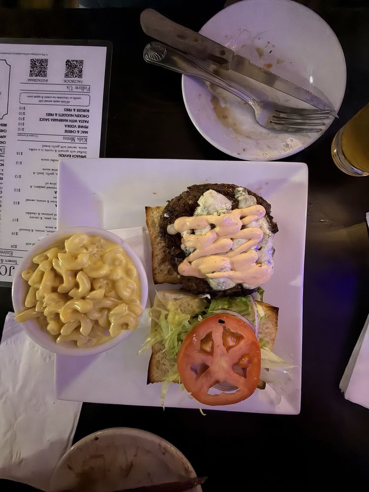 JC's Tavern & Table Logo