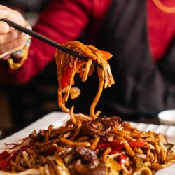 Waldorf Restaurant - Beef Shanghai noodles