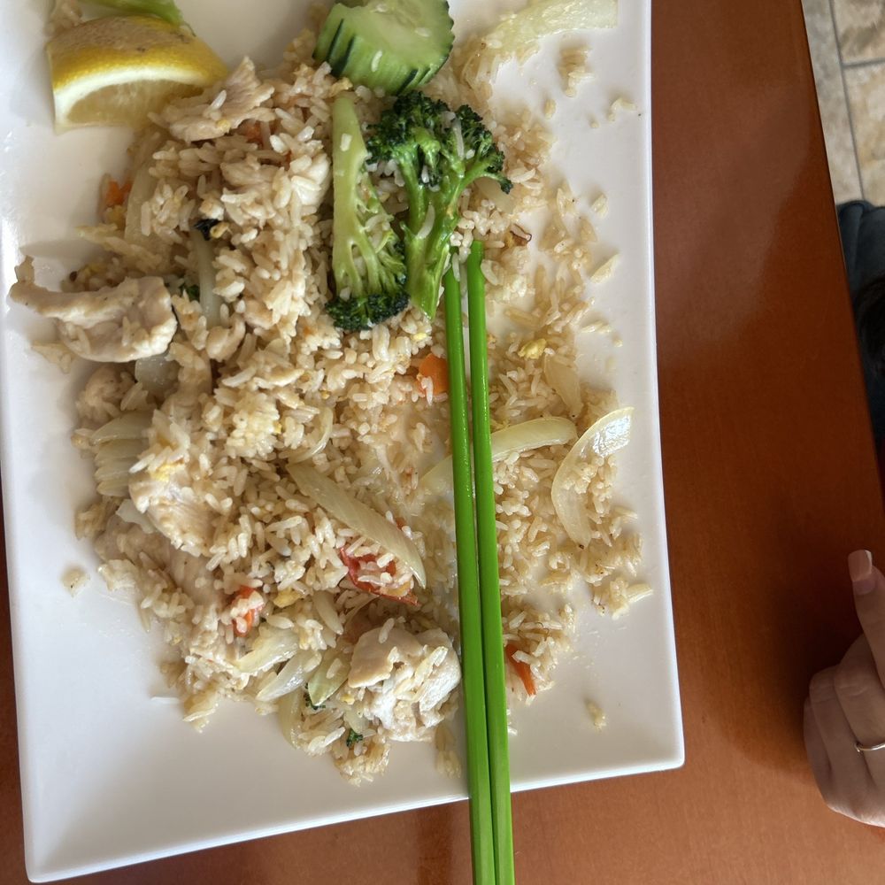 Thai Jasmine Restaurant - Fried rice with 11. Fried Chicken Delight Lunch Special - Thai Near Me - Houston, Texas Thai Jasmine Restaurant - Fried rice with 11. Fried Chicken Delight Lunch Special - Thai Near Me - Houston, Texas