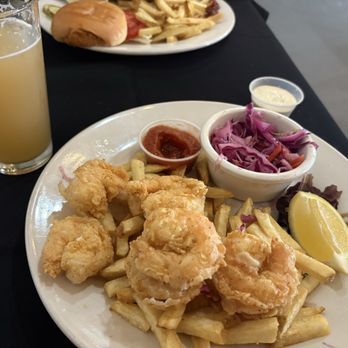 Placida grill - Fried shrimps & Hazify beer - Seafood Near Me - Englewood, Florida