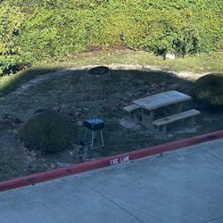 Holiday Inn Express & Suites - Can't even spring for a permanent bbq