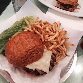Mo's Grill - California Burger - Burgers Near Me - San Francisco, California Mo's Grill - California Burger - Burgers Near Me - San Francisco, California