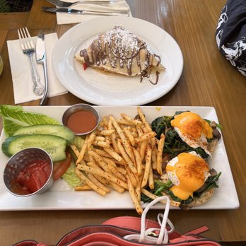 Blue Daisy - Crepe with strawberry, banana, Nutella Banana Strawberry Crepe Eggs Florentine with seasoned fries - Creperies Near Me - Santa Monica, California Blue Daisy - Crepe with strawberry, banana, Nutella Banana Strawberry Crepe Eggs Florentine with seasoned fries - Creperies Near Me - Santa Monica, California