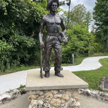 Florida Caverns State Park - Statue dedicated to the Civilian Conservation Corps workers who toiled at Florida Caverns State Park. - Parks Near Me - Marianna, Florida Florida Caverns State Park - Statue dedicated to the Civilian Conservation Corps workers who toiled at Florida Caverns State Park. - Parks Near Me - Marianna, Florida