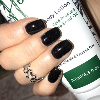 Rainier Nails & Spa - Dip Powder Set - Nail Salons Near Me - Puyallup, Washington