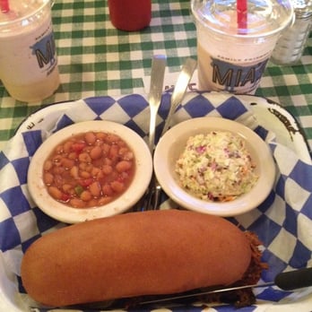 Mia's Table - Pulled Pork Sandwich - American Near Me - Houston, Texas