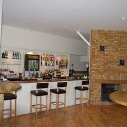 The Little Albion Inn - Bright airy modern decor