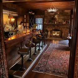 Deer Mountain Inn - View Of Bar Area