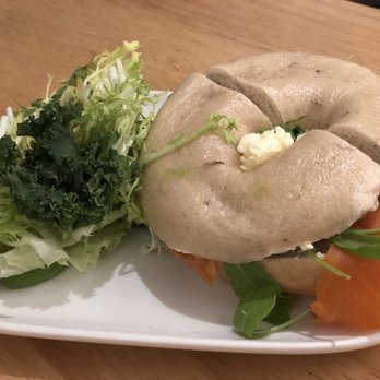 梔子 - Bagel with salmon & cream cheese - Brewpubs Near Me - Hong Kong, HK