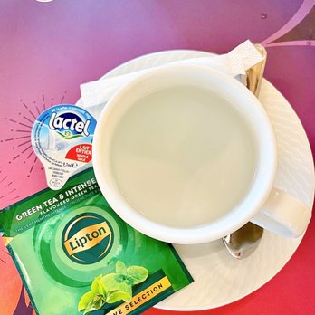 Plaza Gardens - Hot tea 4 euros - Buffets Near Me - Paris, 75