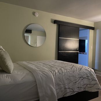 Hotel CURRENT - Hotels Near Me - Long Beach, California Hotel CURRENT - Hotels Near Me - Long Beach, California