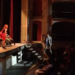 Teatro Principal - Buen equipo de iluminación y 630 lugares muy cómodos