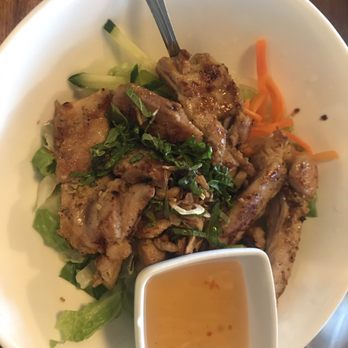 SEAK - Vermicelli bowl w chicken - Vietnamese Near Me - Edgewater, New Jersey SEAK - Vermicelli bowl w chicken - Vietnamese Near Me - Edgewater, New Jersey