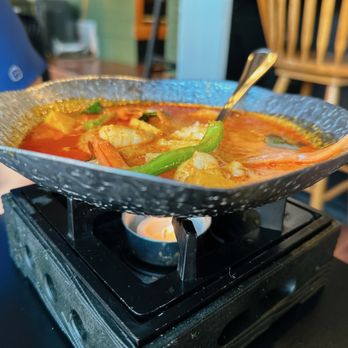 Cashew Thai Cuisine - Thai Near Me - Seattle, Washington