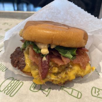 Shake Shack Craig Road - Burgers Near Me - North Las Vegas, Nevada Shake Shack Craig Road - Burgers Near Me - North Las Vegas, Nevada