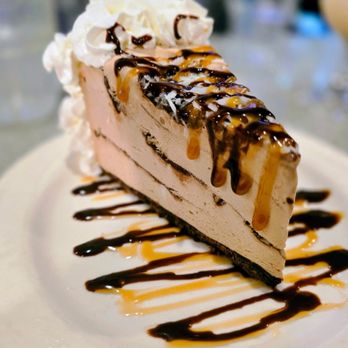 Brennecke's Beach Broiler - Bob's Favorite Ice Cream Pie - Seafood Near Me - Koloa, Hawaii