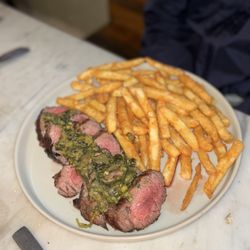 The Airport Rooms At Tourists - Steak Frites