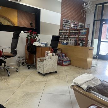 TL Nails & Spa - Inside - Nail Salons Near Me - San Luis Obispo, California