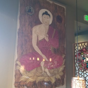 Le Basil - Thai Near Me - Palm Desert, California