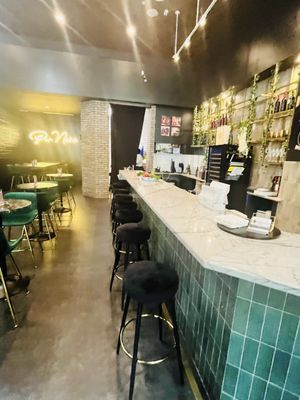 Pur Noire Urban Wineries by null