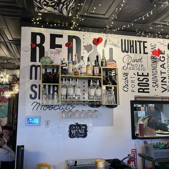 Lady R Bistro - Burgers Near Me - Menifee, California