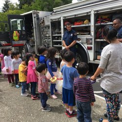 Los Altos Chinese School Children's Center - Field trip-Fire engine visit