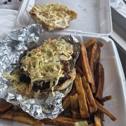 No seasoning at all bland this is ther best burger with the egg and slaw No seasoning at all bland this is ther best burger with the egg and slaw