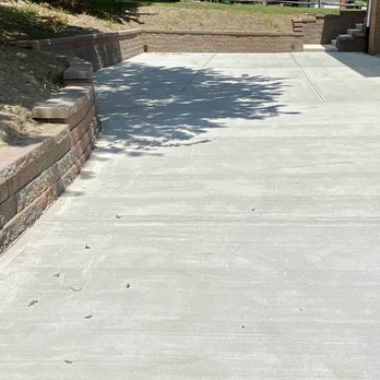 Gino Ledonne Concrete - The driveway and retaining wall - Masonry/Concrete Near Me Gino Ledonne Concrete - The driveway and retaining wall - Masonry/Concrete Near Me