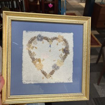 Crimson and Clover Thrift - Handmade floral heart - Thrift Stores Near Me - Ashland, Virginia