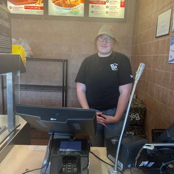 Hardee's - This is Jenna.  Thank you so much your a great employee! - Fast Food Near Me - Burgaw, North Carolina