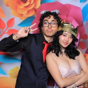 Strike The Pose Photobooth - 3d Floral - Photo Booth Rentals Near Me - Orange, California Strike The Pose Photobooth - 3d Floral - Photo Booth Rentals Near Me - Orange, California