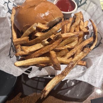 Hickory Bar & Grille - Grilled Hamburger or Cheeseburger - Seafood Near Me - Hermitage, Pennsylvania