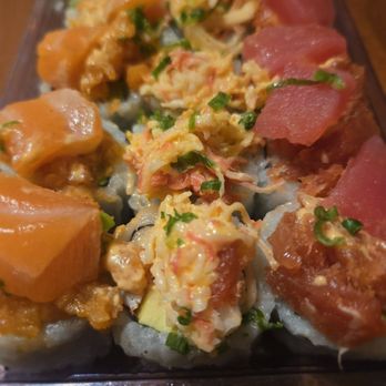 Stew Leonard's Farm Fresh Food - Volcano roll. Excellent for supermarket sushi! - Grocery Near Me - Yonkers, New York
