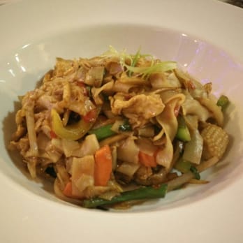 Kaengthai Bistro - Pad kea mao with chicken ($10.95) - Thai Near Me - Edmonton, Alberta Kaengthai Bistro - Pad kea mao with chicken ($10.95) - Thai Near Me - Edmonton, Alberta