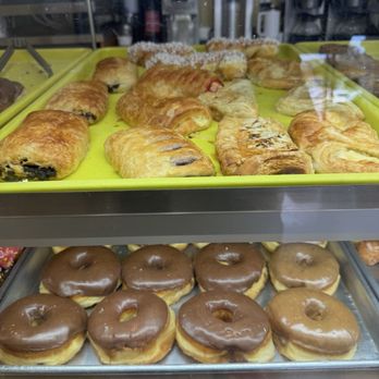 Kelly's Donuts - Donut display - Donuts Near Me - San Clemente, California Kelly's Donuts - Donut display - Donuts Near Me - San Clemente, California
