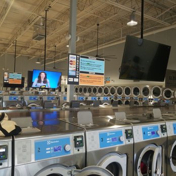 Edgmont Laundry - It's easily 75 washers in here! And 60 dryers - Laundromat Near Me - Chester, Pennsylvania Edgmont Laundry - It's easily 75 washers in here! And 60 dryers - Laundromat Near Me - Chester, Pennsylvania