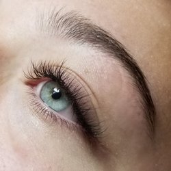Melissa Mack Dolled up Lash and Brow Studio - Hybrid Eyelash Extensions