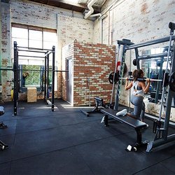 Dukes Gym - Smith machine in the Womens section. Great for stabilisation and balance