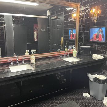 Gibroni's Pizza - Bathroom - Pizza Near Me - San Clemente, California