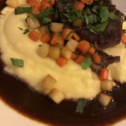Radniční sklípek - Beef Shin with potatoes