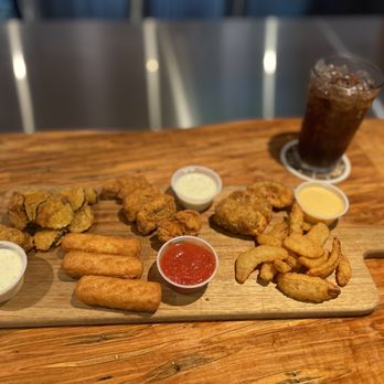 Tee Time - Sports Bars Near Me - Oak Hill, West Virginia Tee Time - Sports Bars Near Me - Oak Hill, West Virginia