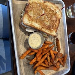 Huskies Restaurant and Bar - Turkey Club