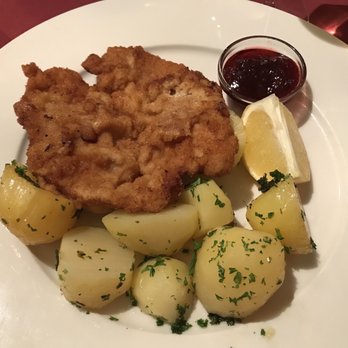 Gablerbräu - Weiner Schnitzel and Parsley Potatoes - Austrian Near Me - Salzburg, 5 Gablerbräu - Weiner Schnitzel and Parsley Potatoes - Austrian Near Me - Salzburg, 5