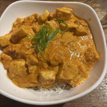 Bear & Crown - Chicken tiki masala - Pubs Near Me - Sacramento, California