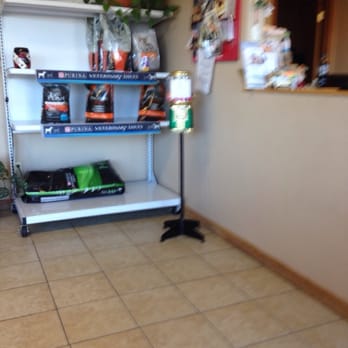 Beall Animal Clinic - Inside - Veterinarians Near Me - Leesville, Louisiana Beall Animal Clinic - Inside - Veterinarians Near Me - Leesville, Louisiana