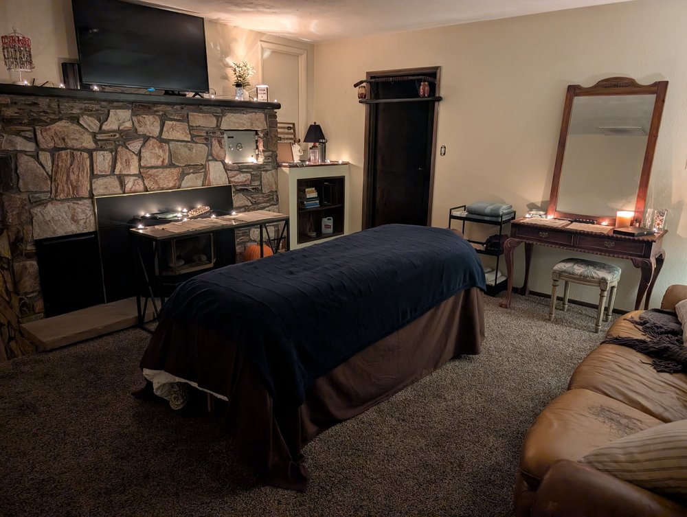 Taylor Healing and Wellness Logo