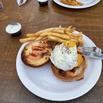 The Third Place Global Eatery - Wagyu burger - Coffee & Tea Near Me - Clovis, California