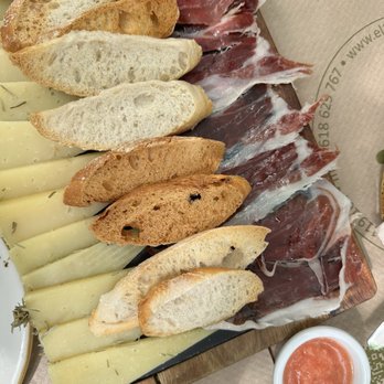 El 17 de Moreto - Tapas Bars Near Me - Madrid, M El 17 de Moreto - Tapas Bars Near Me - Madrid, M